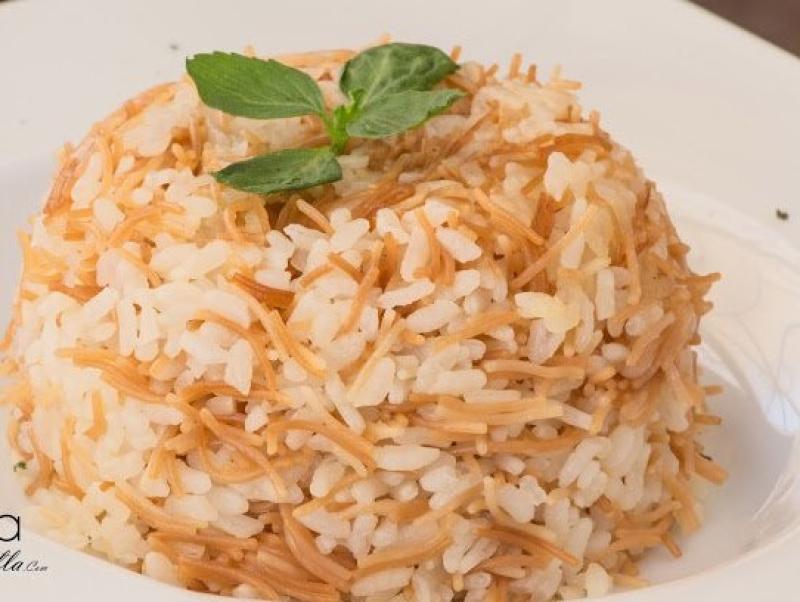 ارز ابيض بالشعريه